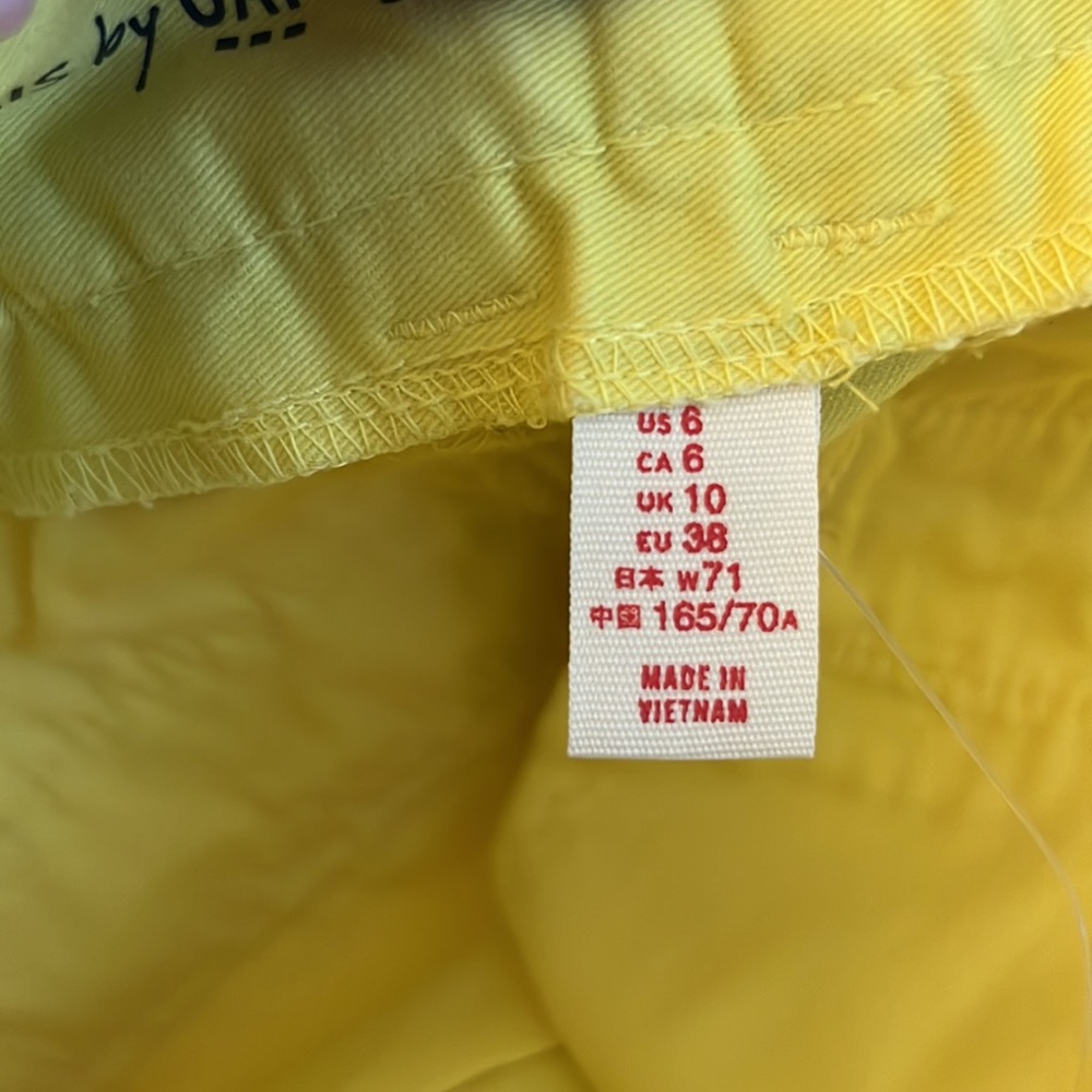 Two Pair Of Shorts Gap Size 8r. One Pair Yellow ,… - image 6